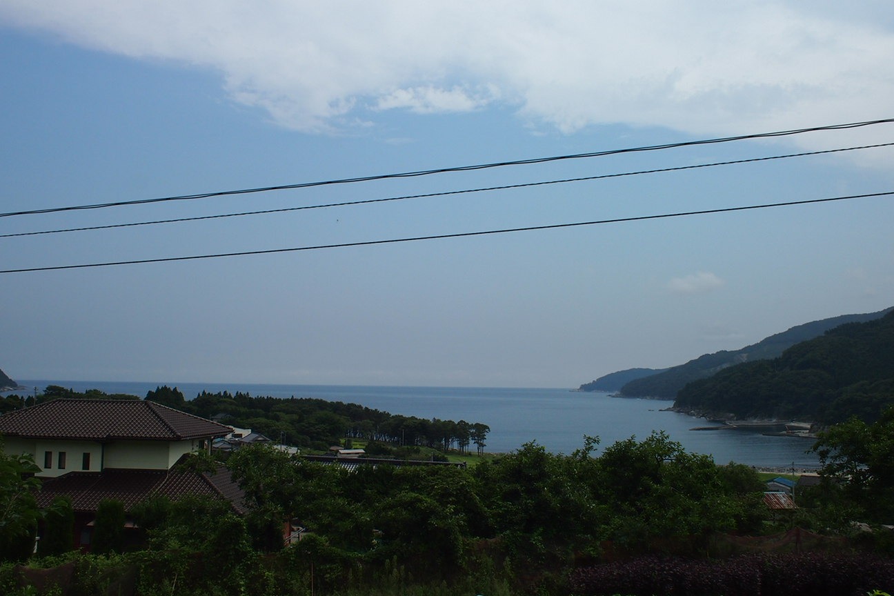 По следам трагедии 3.11: на крыше дома