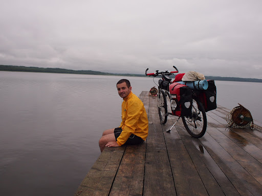 Онсен, дождь, японец