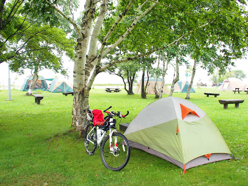 Онсен, дождь, японец