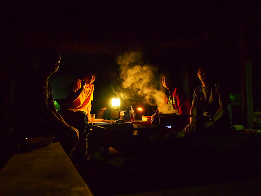 Онсен, дождь, японец