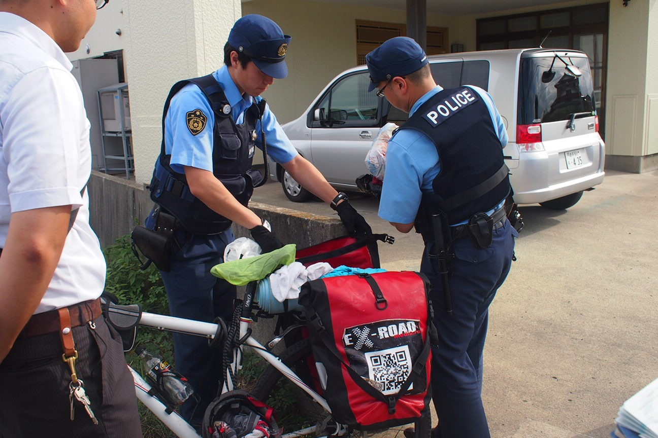 Третья встреча с полицией, обыск. Побережье океана