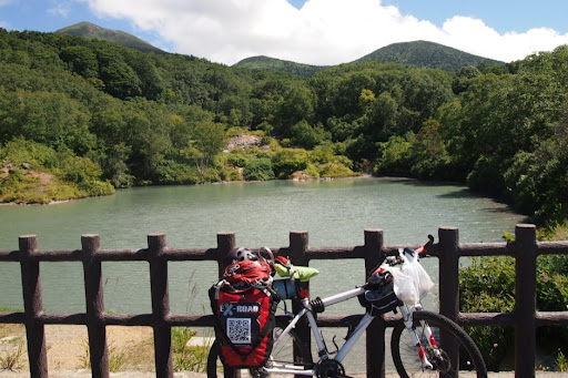 Онсен унисекс, Озеро Товада и морской пехотинец Майк