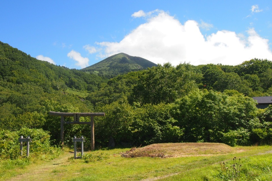 Онсен унисекс, Озеро Товада и морской пехотинец Майк