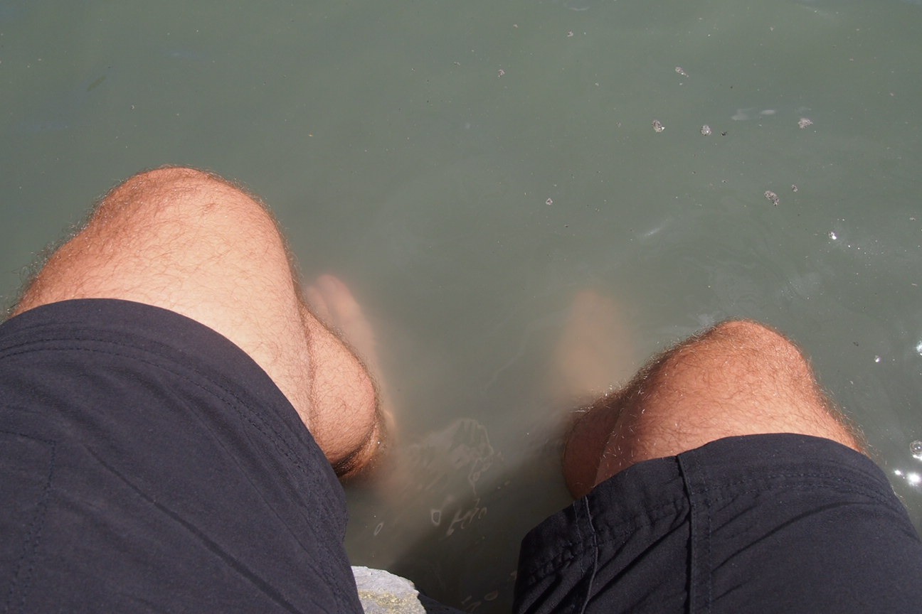 Онсен унисекс, Озеро Товада и морской пехотинец Майк