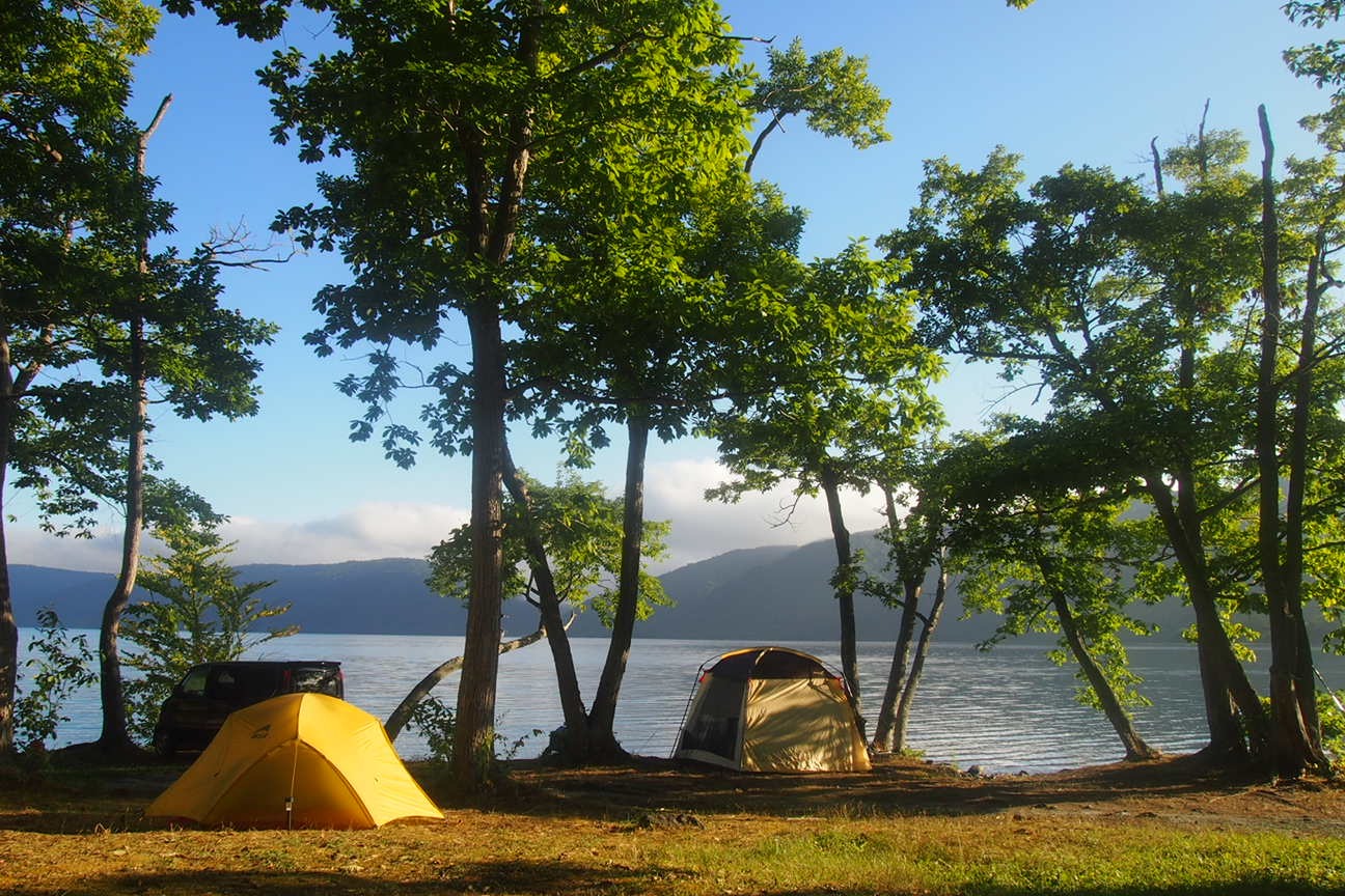 Онсен унисекс, Озеро Товада и морской пехотинец Майк